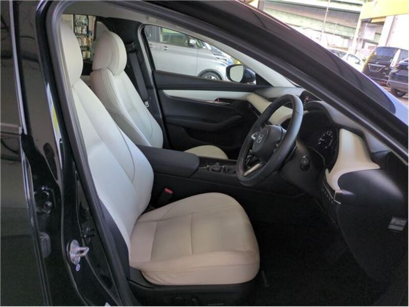 MAZDA3