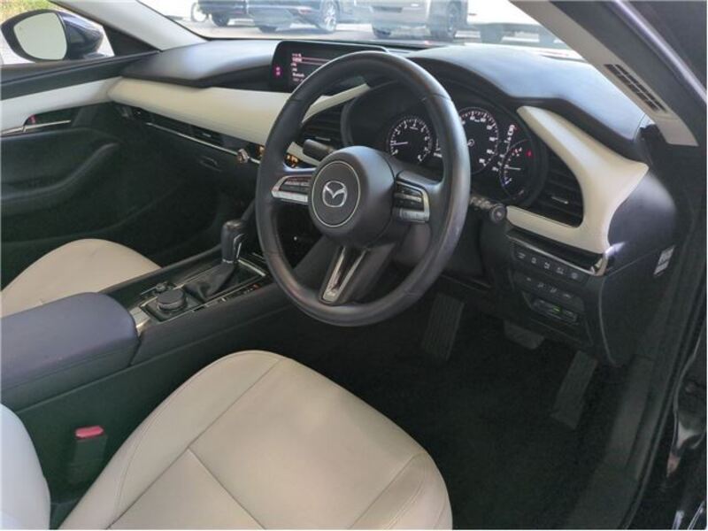 MAZDA3
