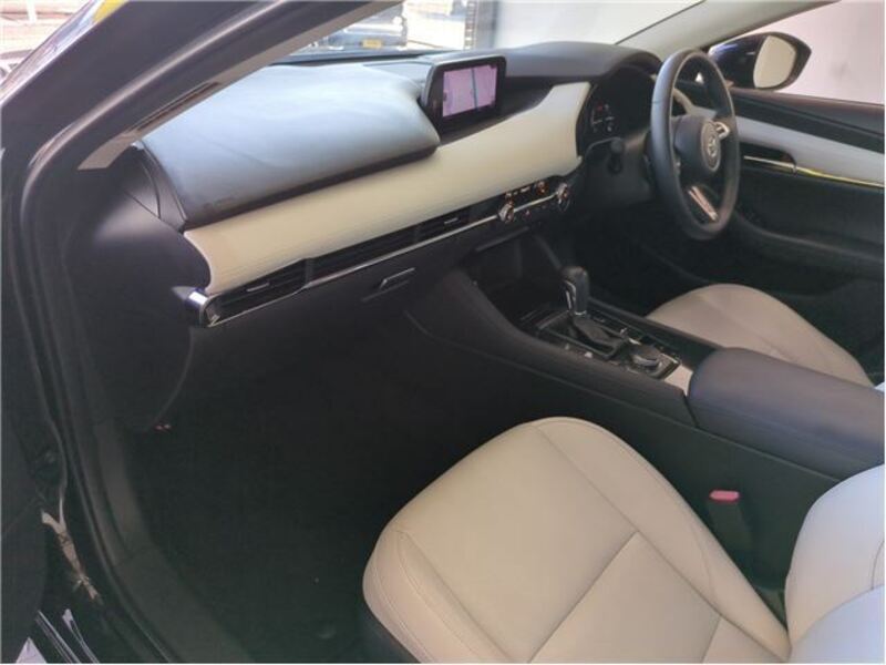 MAZDA3