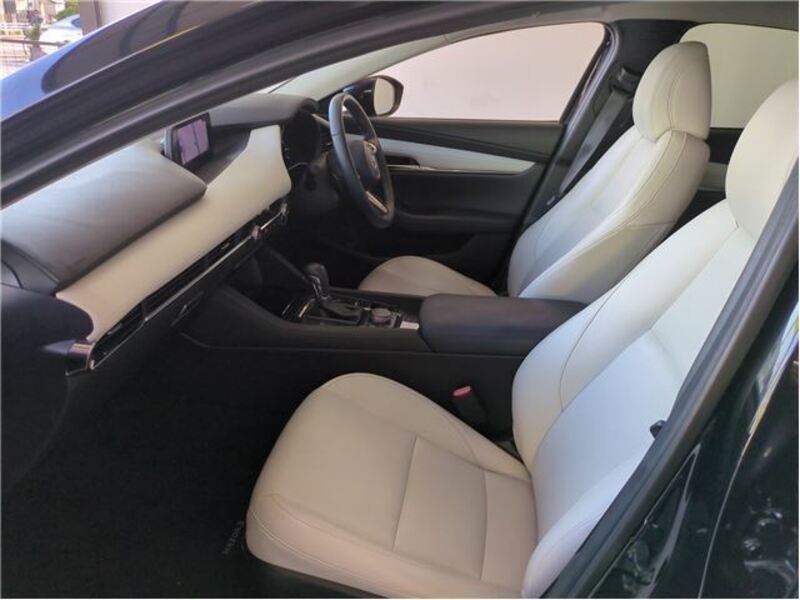 MAZDA3