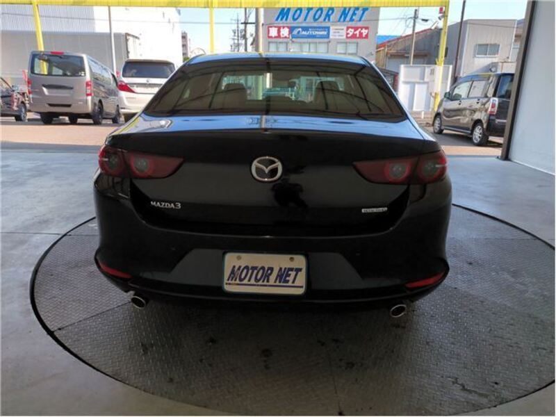 MAZDA3