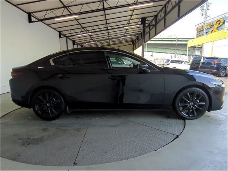 MAZDA3
