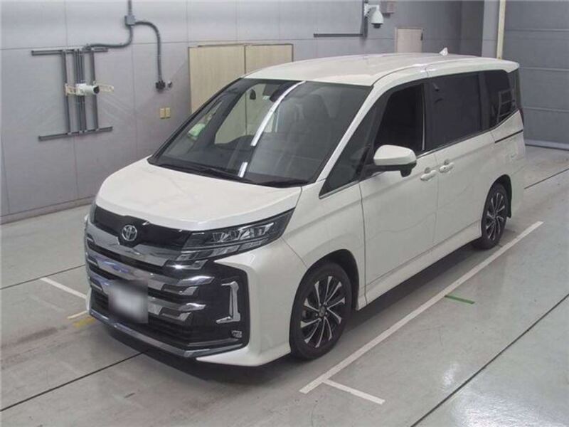 TOYOTA NOAH