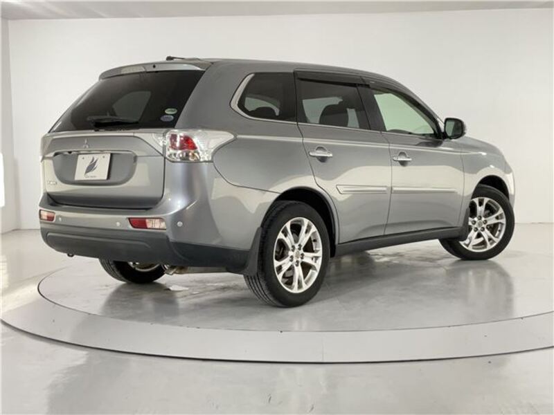 OUTLANDER