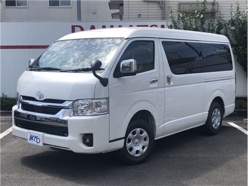 TOYOTA HIACE