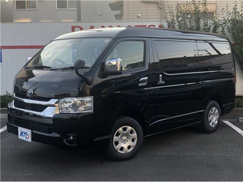 TOYOTA HIACE