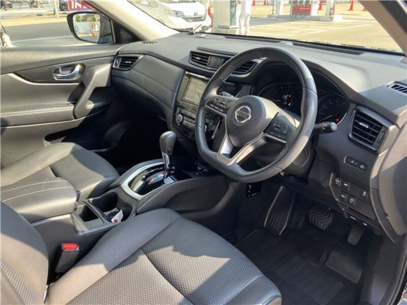 X-TRAIL