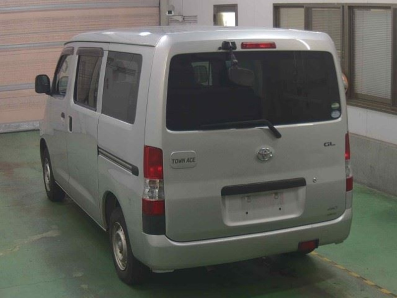 TOWN ACE VAN