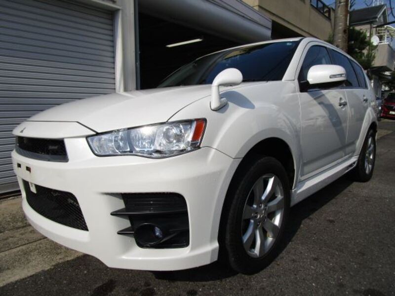 MITSUBISHI OUTLANDER