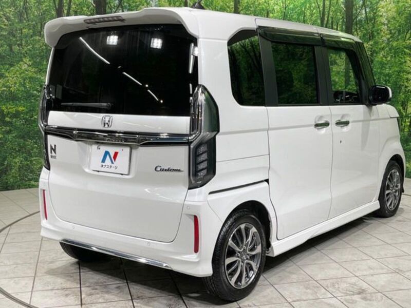 N BOX CUSTOM