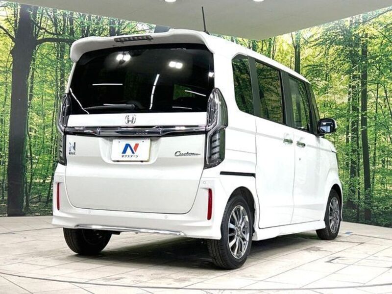 N BOX