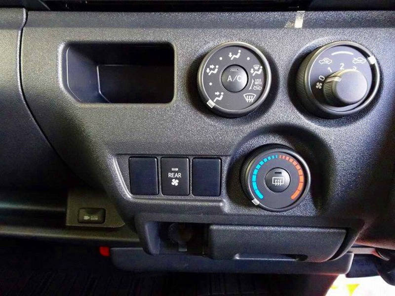 HIACE VAN