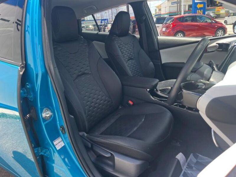 PRIUS PHV
