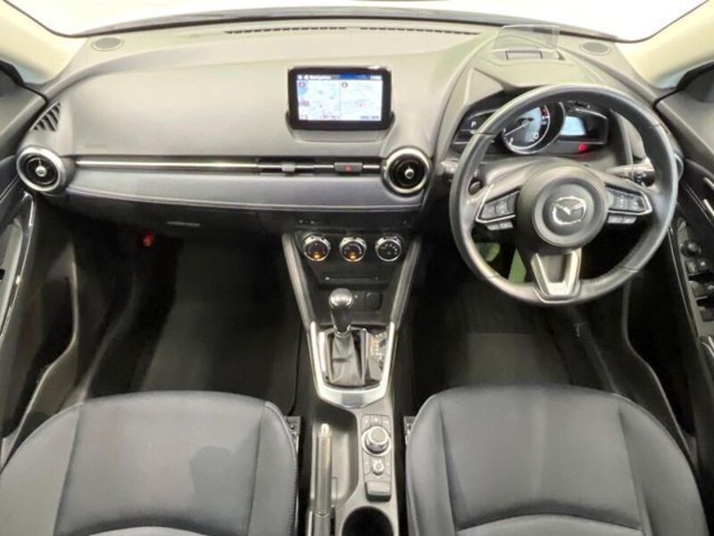 MAZDA2