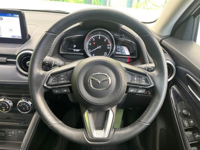 MAZDA2