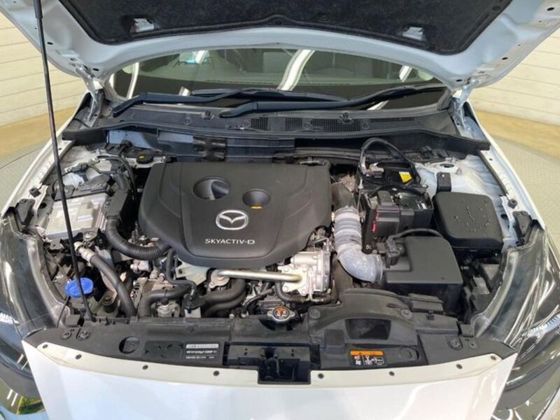 MAZDA2