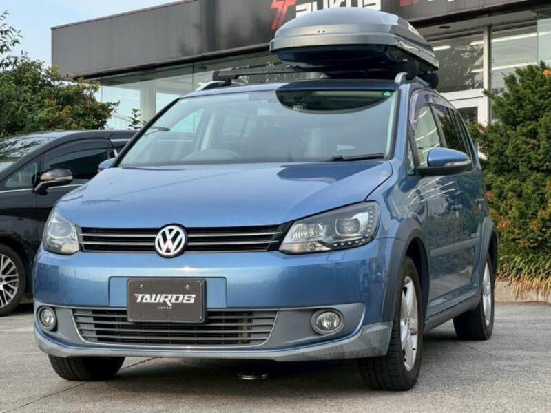 VOLKSWAGEN GOLF TOURAN