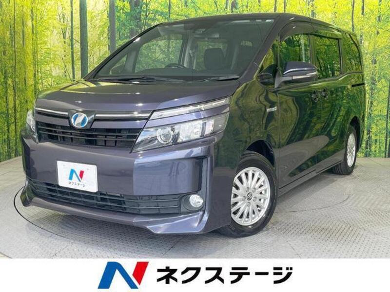 TOYOTA VOXY