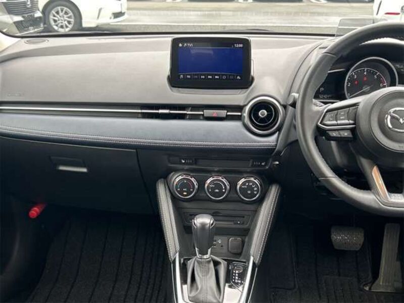 MAZDA2