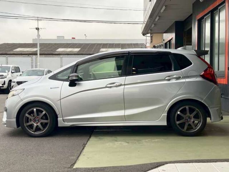 FIT HYBRID