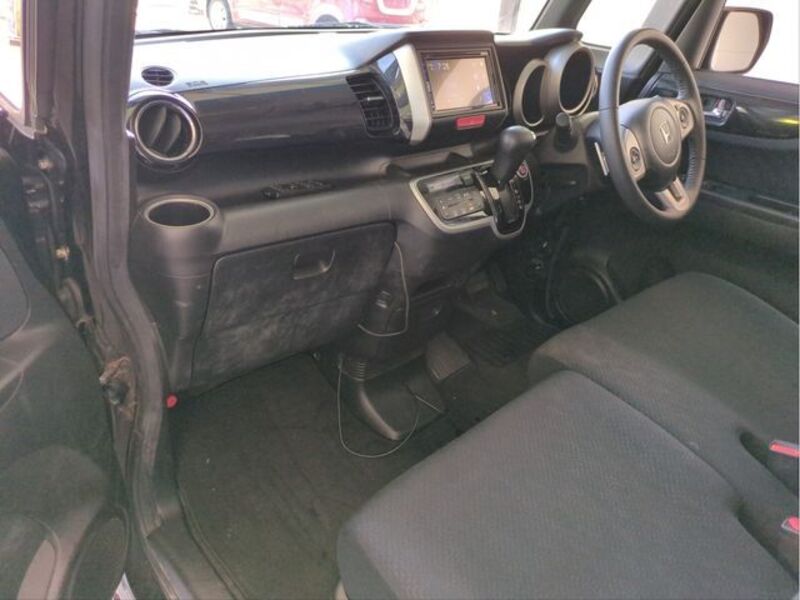 N BOX CUSTOM