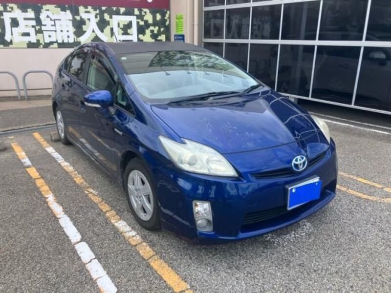 TOYOTA PRIUS