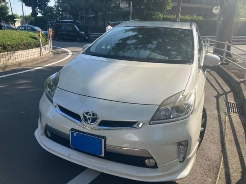 TOYOTA PRIUS PHV