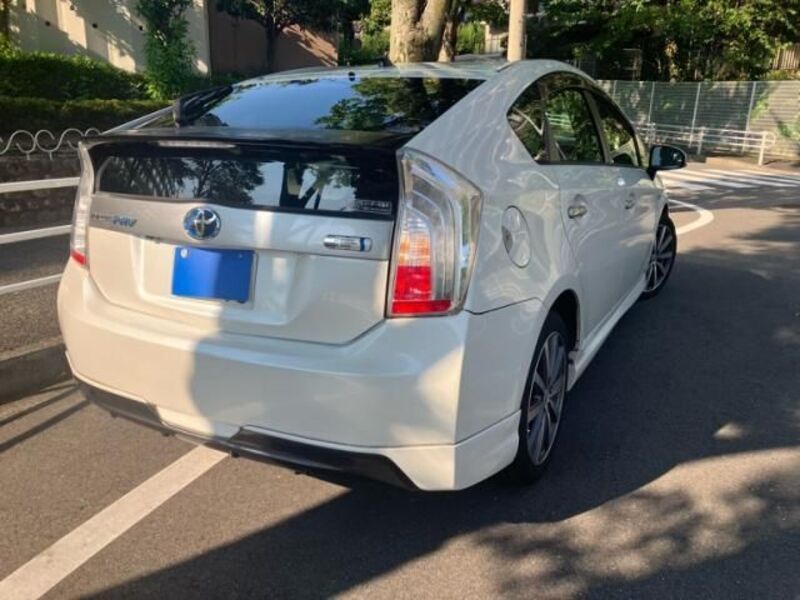PRIUS PHV