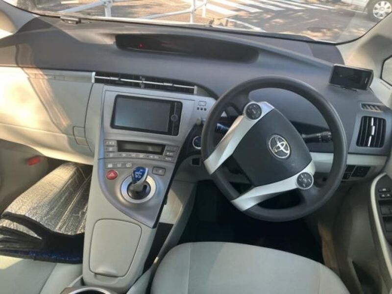 PRIUS PHV