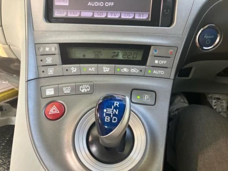 PRIUS PHV