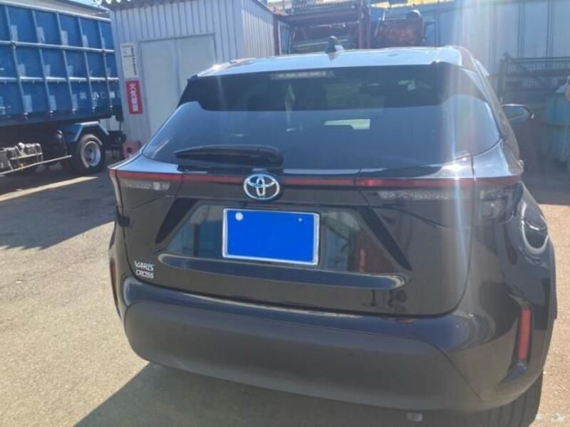 YARIS CROSS