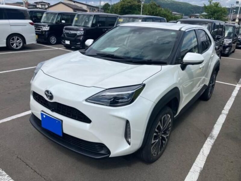 YARIS CROSS