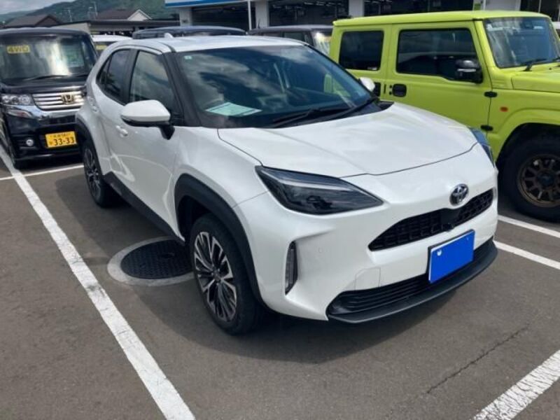 YARIS CROSS