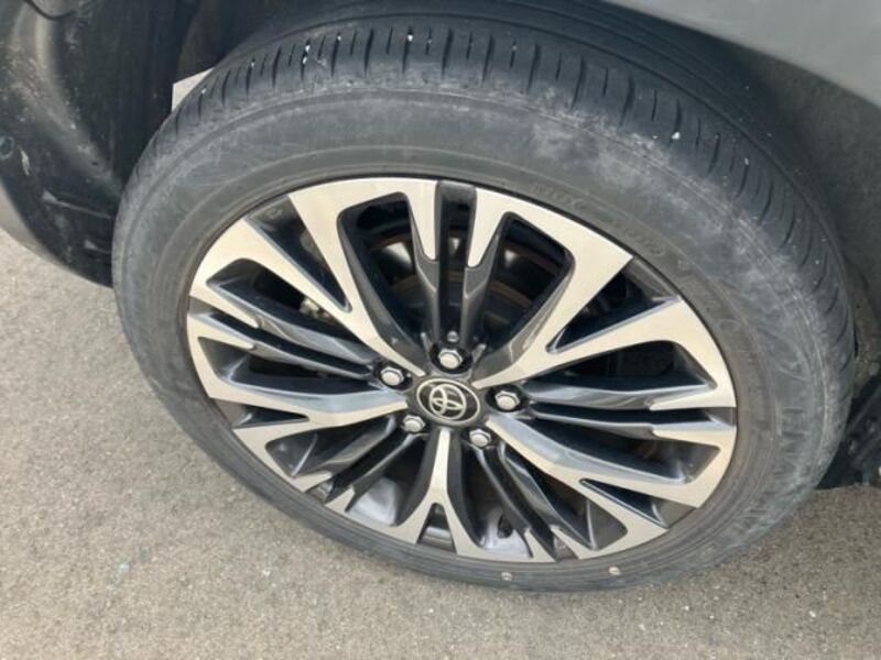 YARIS CROSS