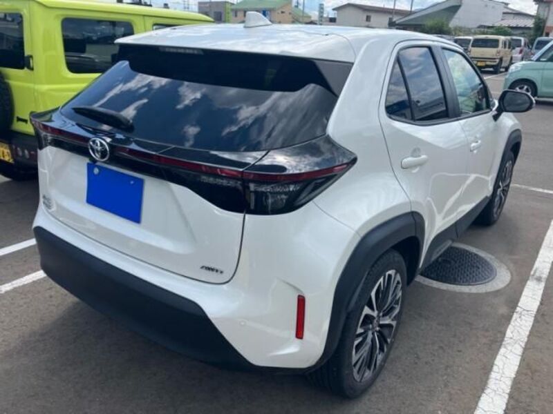 YARIS CROSS