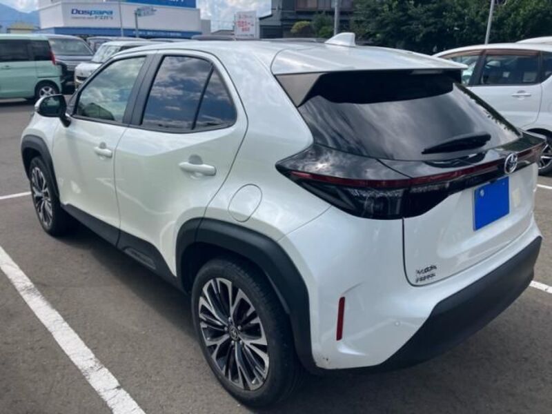 YARIS CROSS