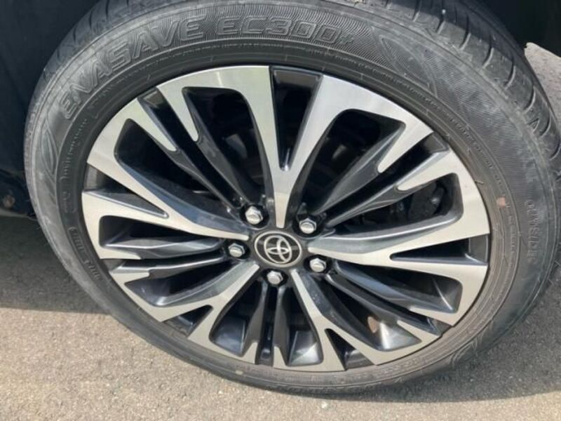 YARIS CROSS