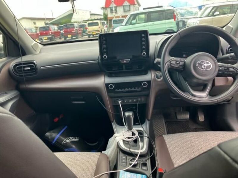 YARIS CROSS
