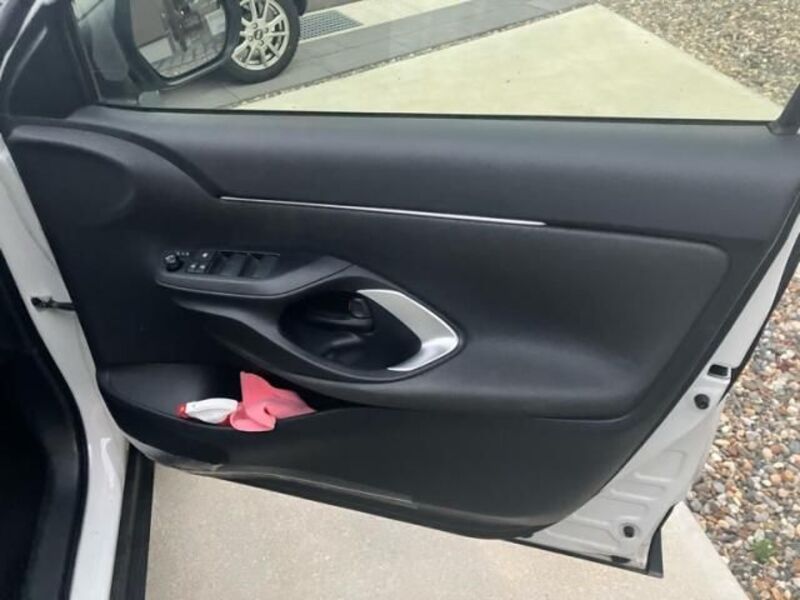 YARIS CROSS