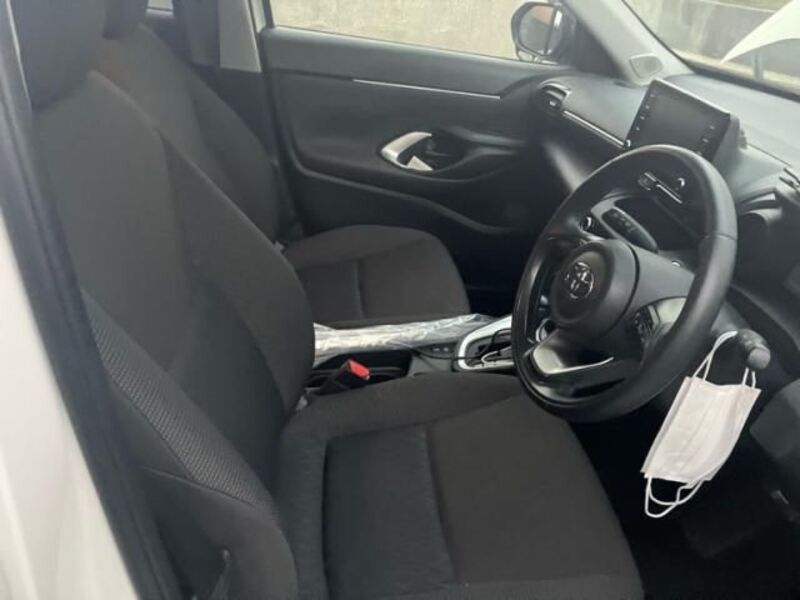 YARIS CROSS