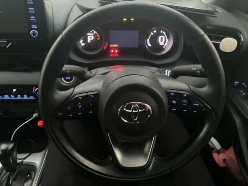 YARIS CROSS