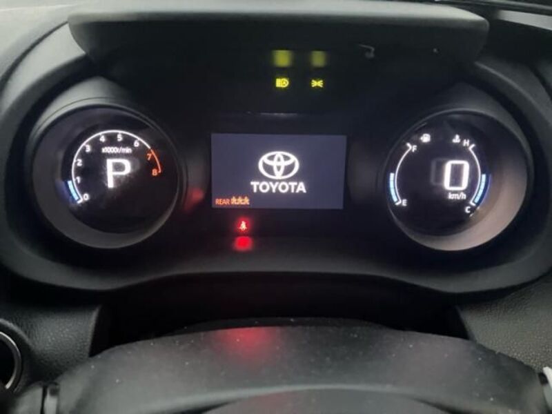 YARIS CROSS