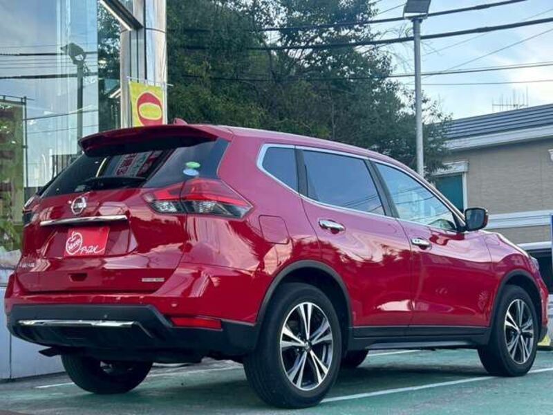 X-TRAIL