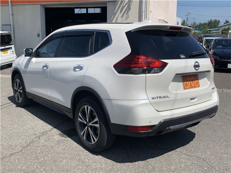 X-TRAIL