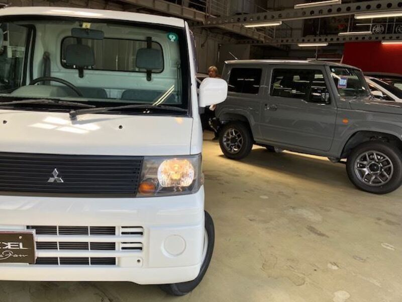 MINICAB TRUCK