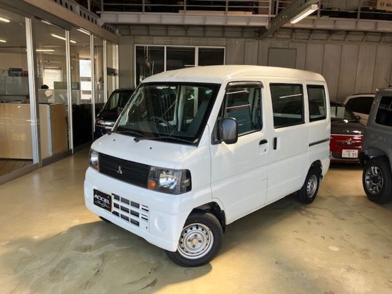 MITSUBISHI MINICAB VAN