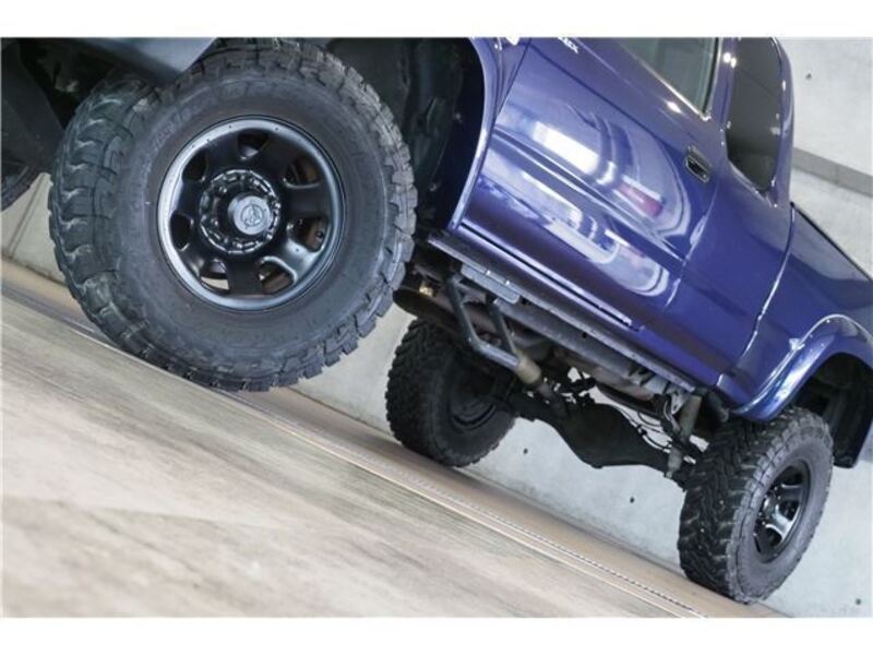 HILUX