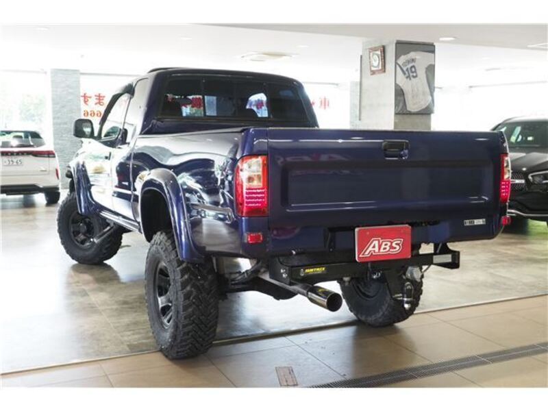 HILUX