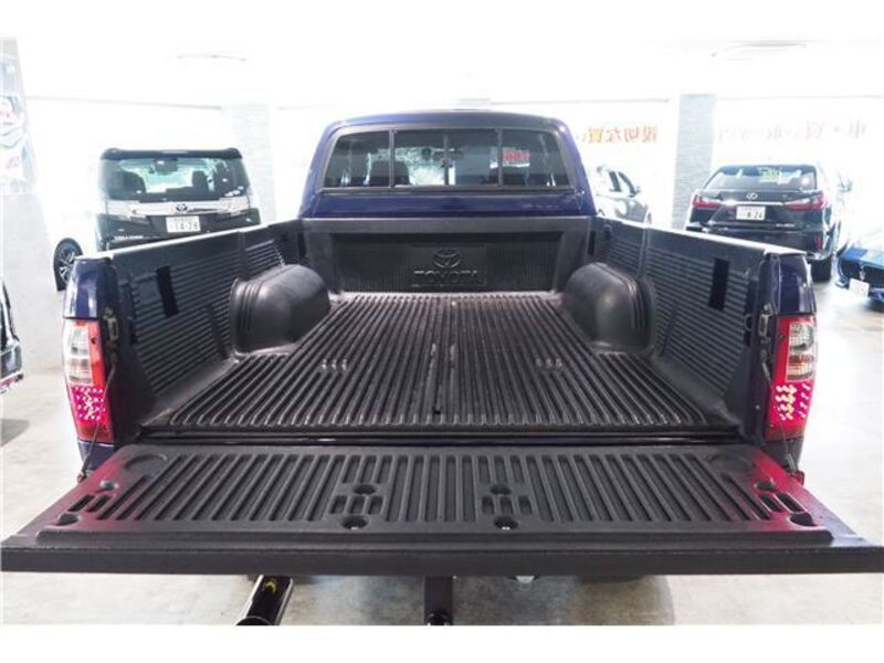 HILUX