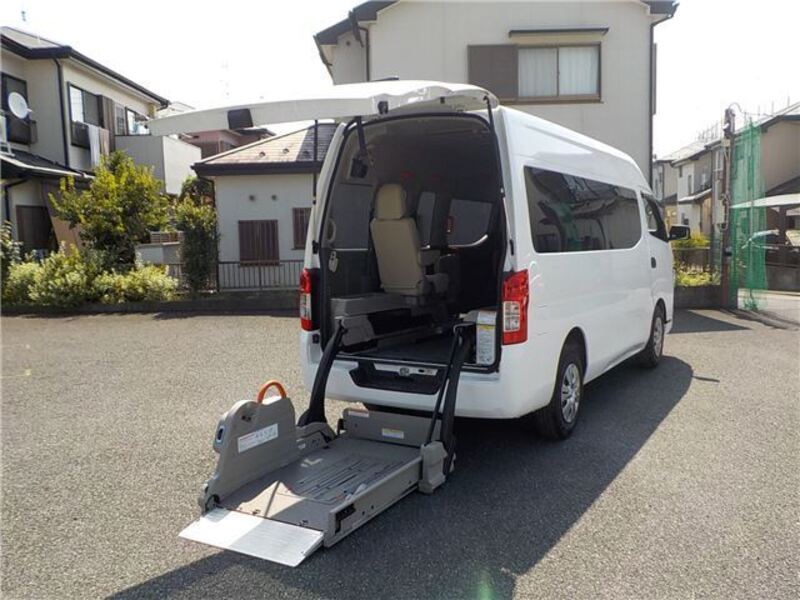 NV350 CARAVAN-0